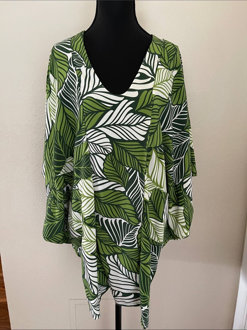 NWT Manuhealii Poipu Dress Kuluʻi Emerald Green XS-S